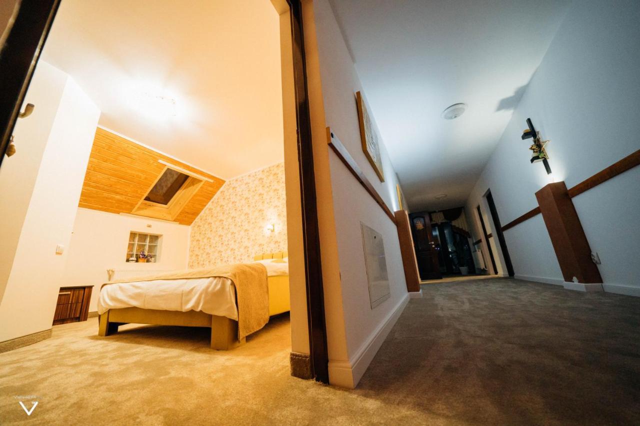 Hotel Casa Carmen à Dorna-Arini Extérieur photo