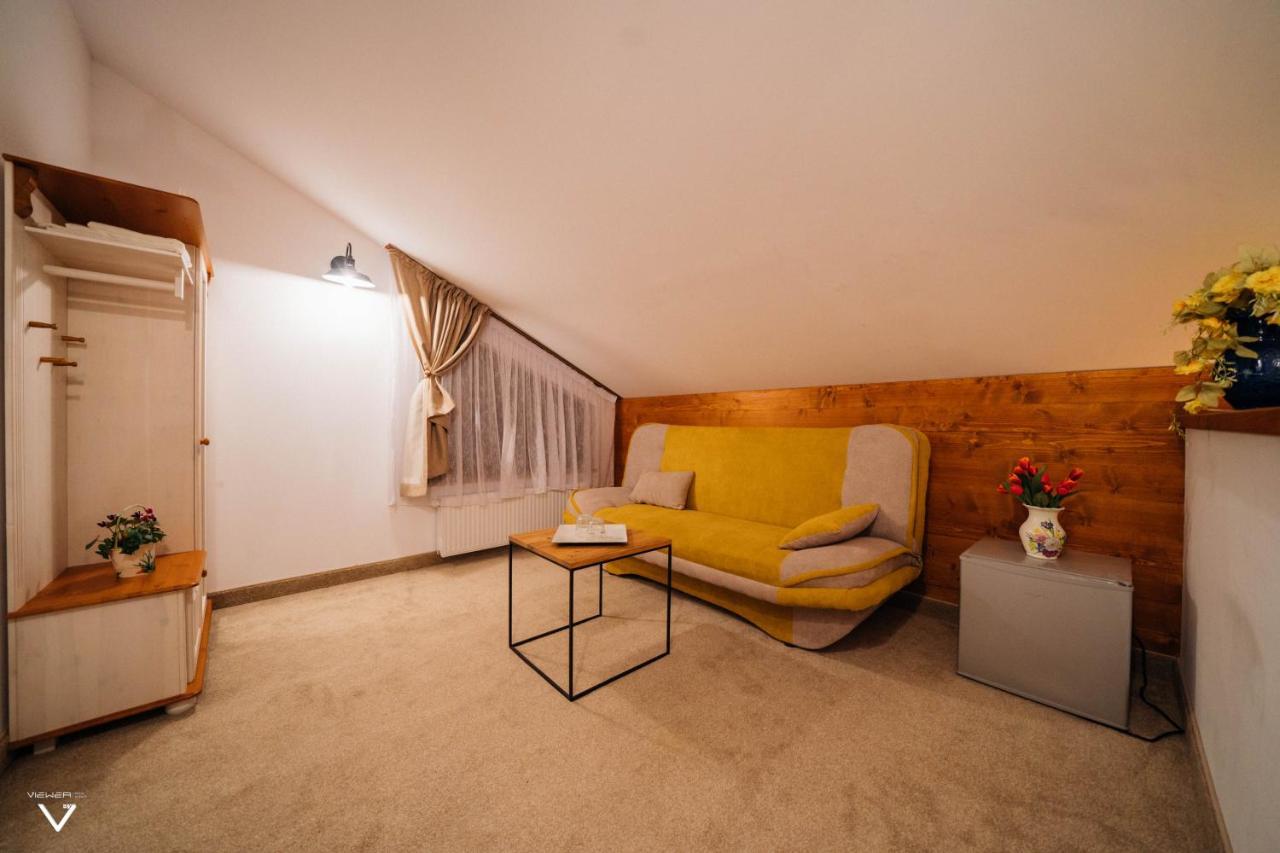 Hotel Casa Carmen à Dorna-Arini Extérieur photo