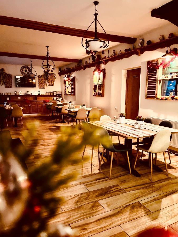 Hotel Casa Carmen à Dorna-Arini Extérieur photo