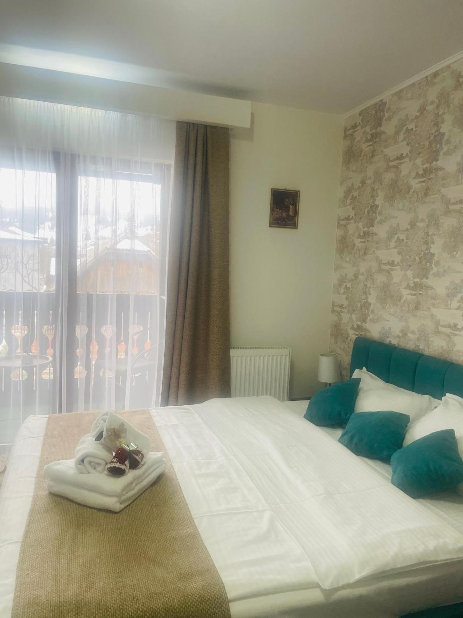 Hotel Casa Carmen à Dorna-Arini Extérieur photo