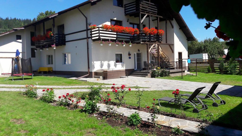 Hotel Casa Carmen à Dorna-Arini Extérieur photo